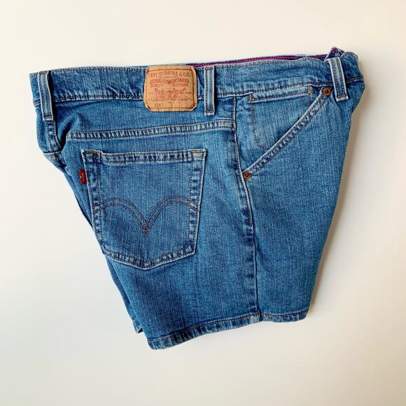 LEVI'S VINTAGE Mid Rise Light Wash Cotton Jean Shorts Women's Size 10 Medium - Picture 5 of 12